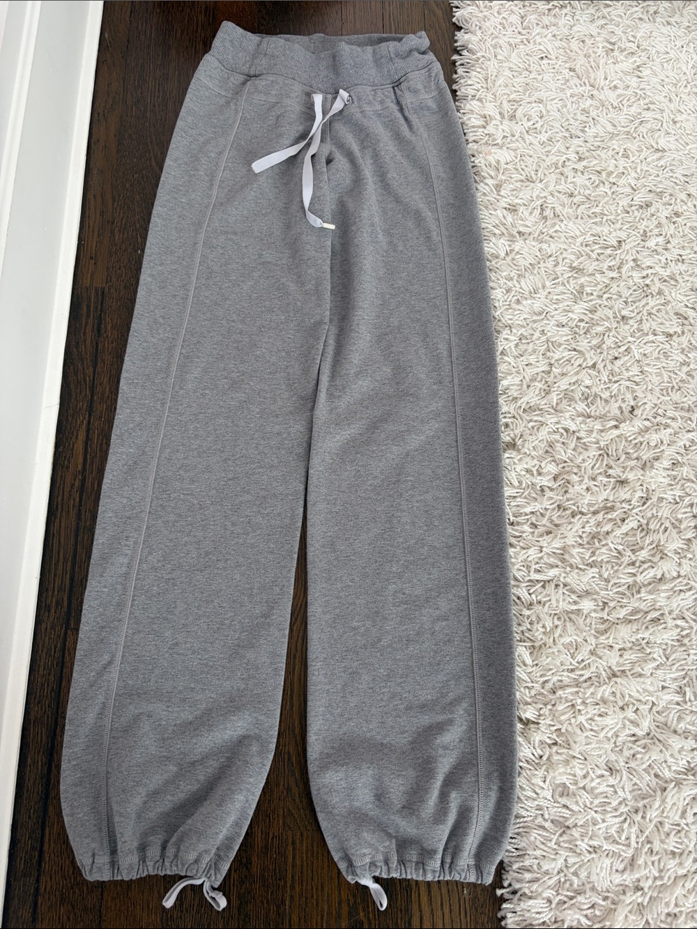 Women’s Lululemon Sweatpants XS Tie Bottom